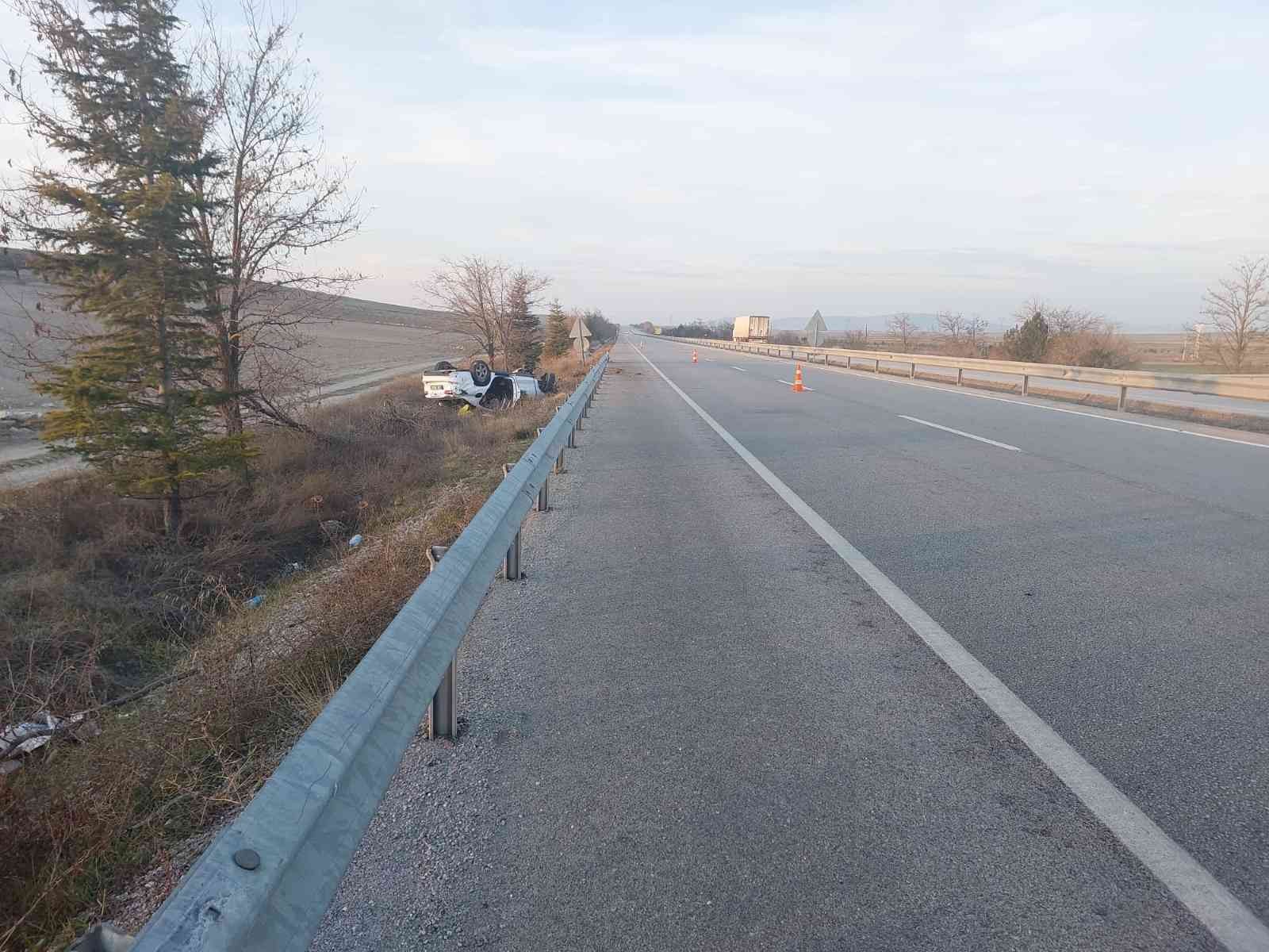 AFYONKARAHİSAR-ANKARA KARAYOLUNDA KONTROLDEN ÇIKAN