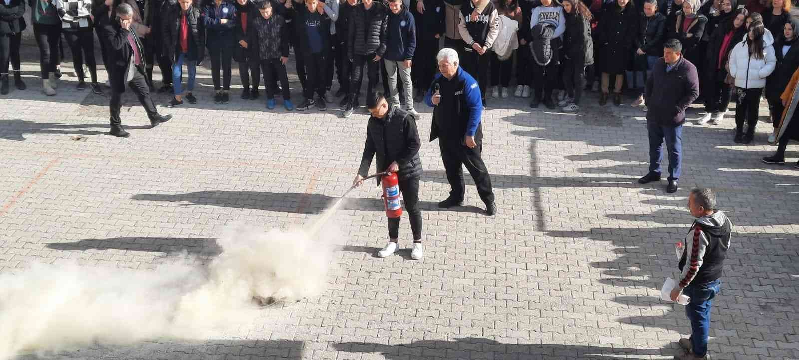 AFYONKARAHİSAR’IN SANDIKLI İLÇESİNDE ÖĞRETMEN