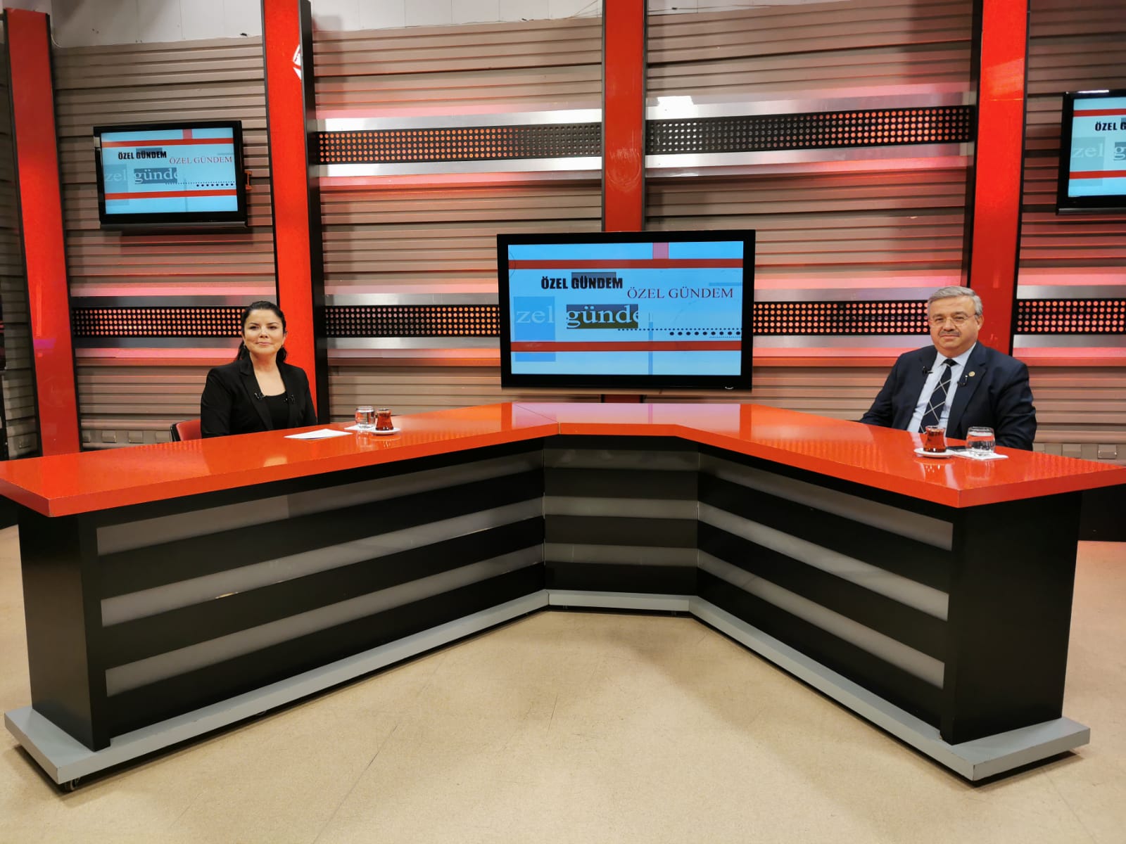 Kanal 3 ekranlarında Megabirlik