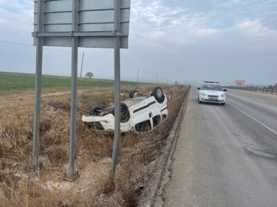 Afyonkarahisar'da hafif ticari aracın devrilmesi sonucu 7 kişi yaralandı