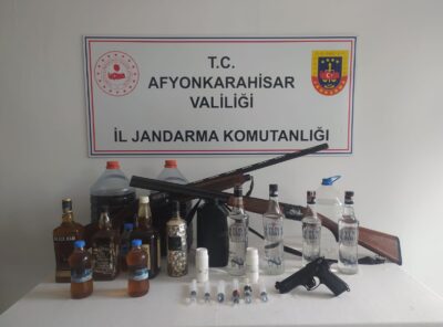 Afyonkarahisar'da kaçak alkol operasyonunda 4 kişi yakalandı