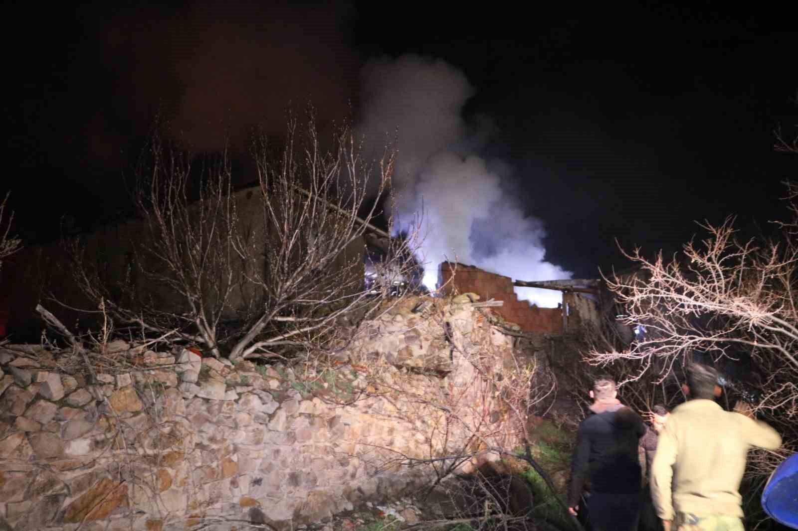 AFYONKARAHİSAR’IN SANDIKLI İLÇESİNDE 2