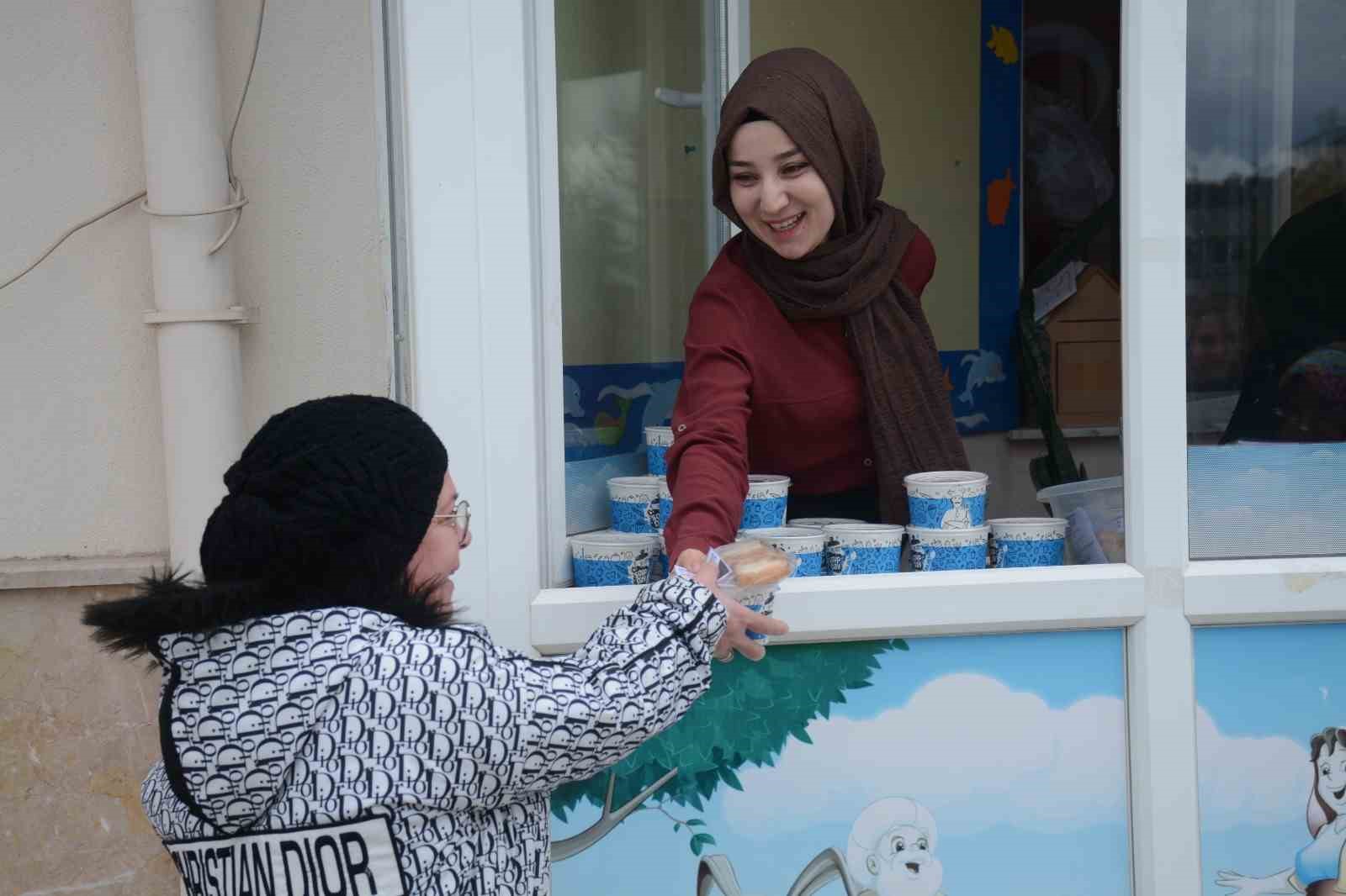 AFYONKARAHİSAR’IN SANDIKLI HATİCE TURAN