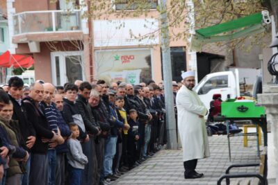 Afyonkarahisar'daki trafik kazasında hayatını kaybeden 2 genç kızın cenazeleri defnedildi