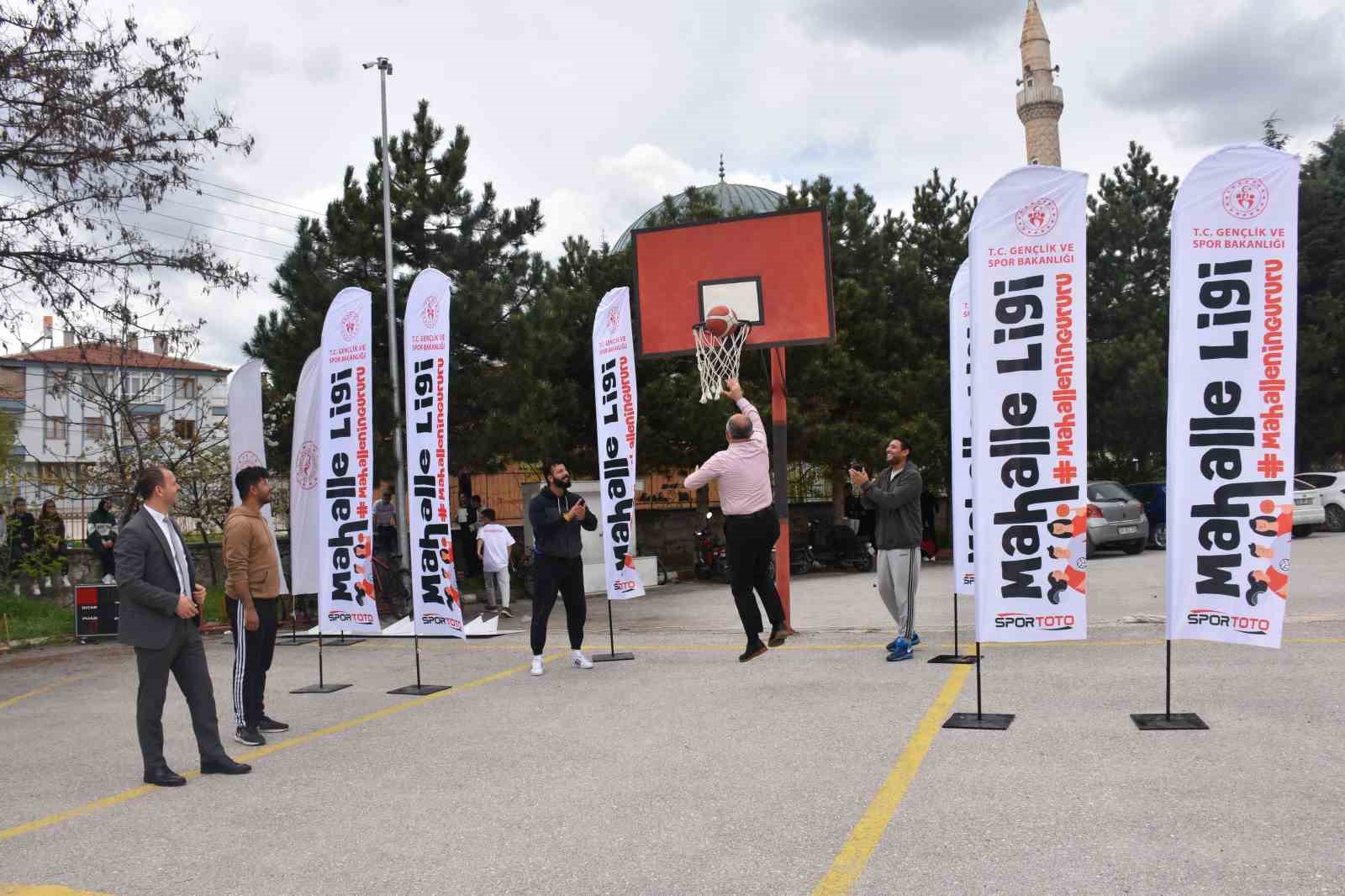 AFYONKARAHİSAR’DA “ARKADAŞINI BUL, TAKIMINI