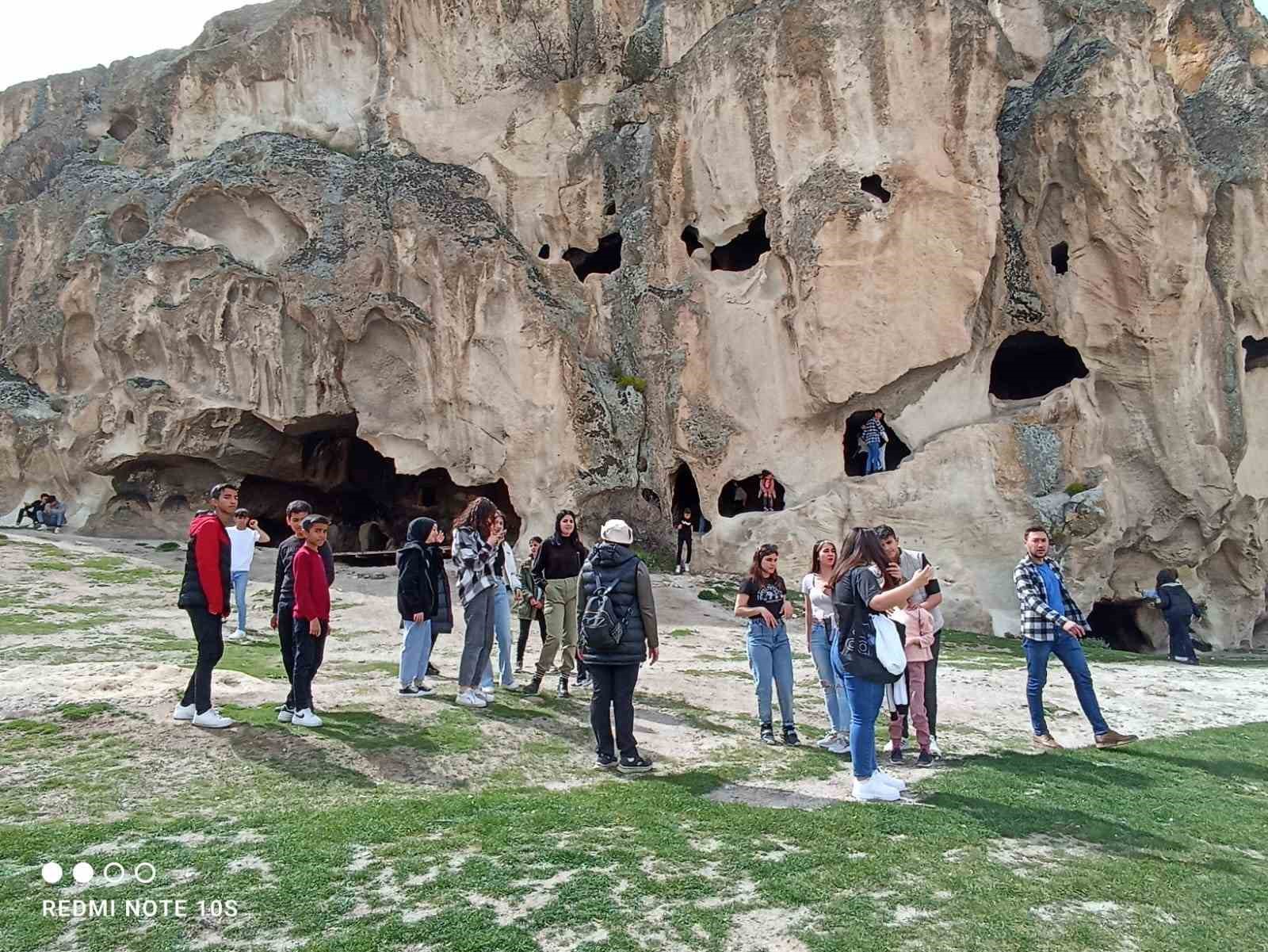 AFYONKARAHİSAR’DA ÖĞRENCİ YURTLARINDA MİSAFİR