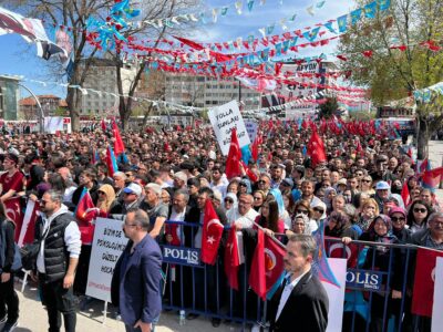 Akşener: “Afyon’da PKK’lıyım, Diyarbakır’da faili meçhulcüyüm”