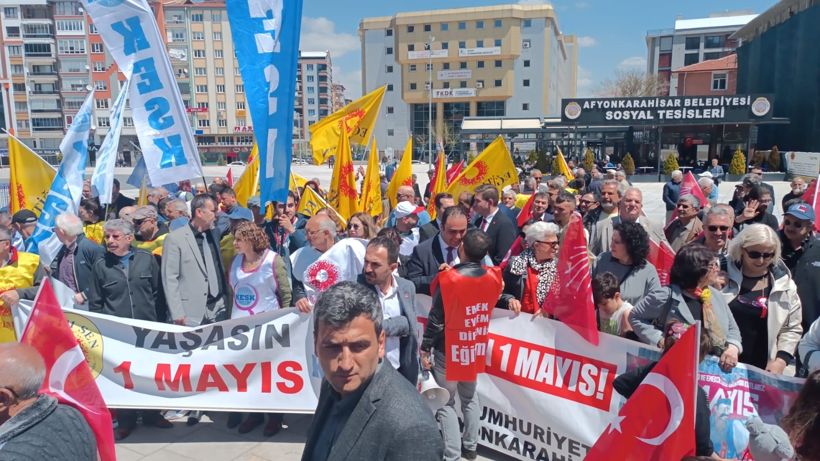 AFYONKARAHİSAR’DA 1 MAYIS EMEK