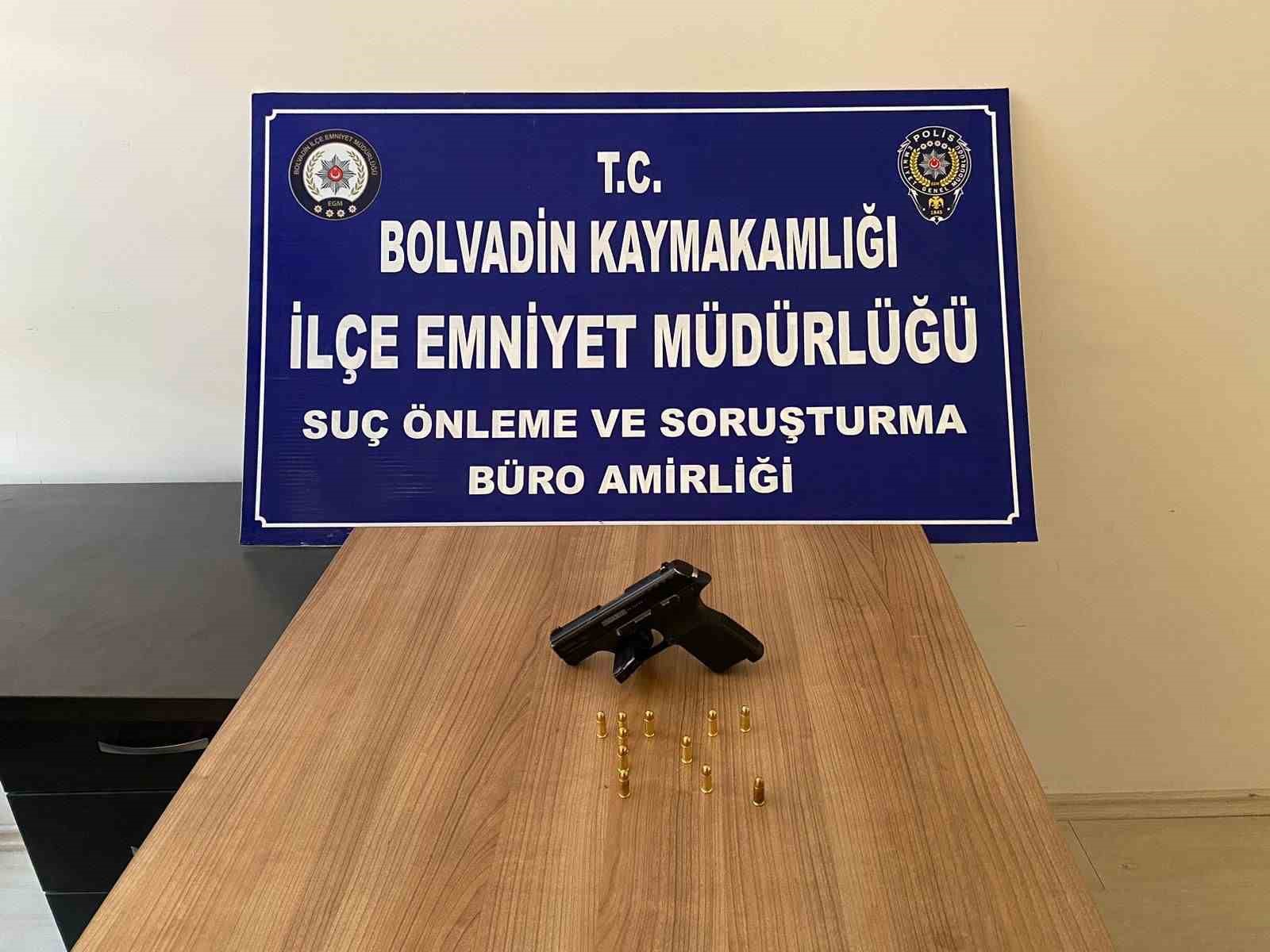 AFYONKARAHİSAR’DA KAMYONET İÇERİSİNDE BULUNAN