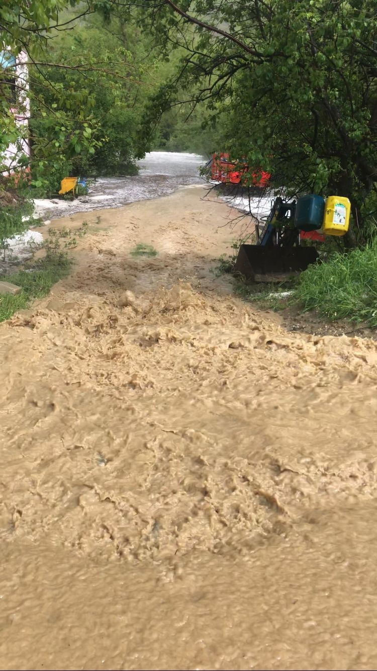 AFYONKARAHİSAR’IN ŞUHUT İLÇESİNDE ANİDEN