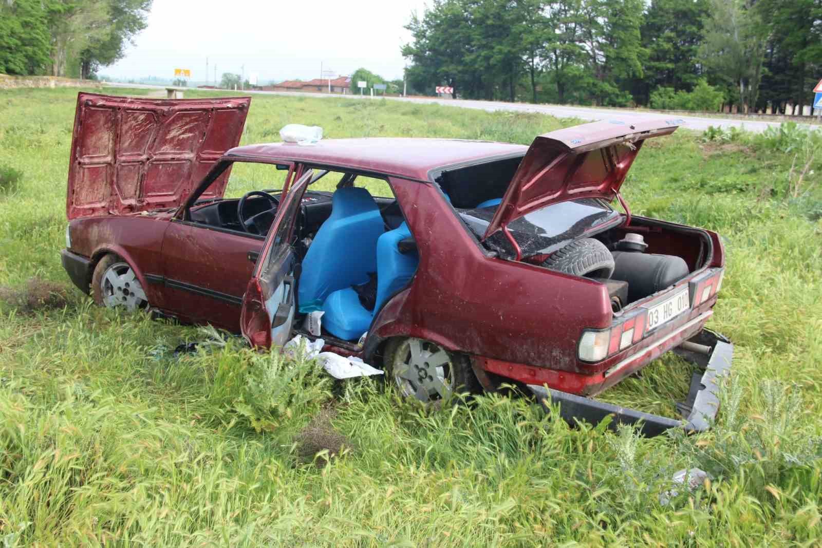 AFYONKARAHİSAR’DA KONTROLDEN ÇIKAN OTOMOBİLİN