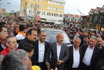 Türkiye'nin yerli otomobili Togg, Bolvadin'de tanıtıldı