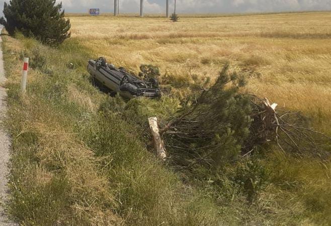 AFYONKARAHİSAR'DA KONTROLDEN ÇIKARAK TAKLA