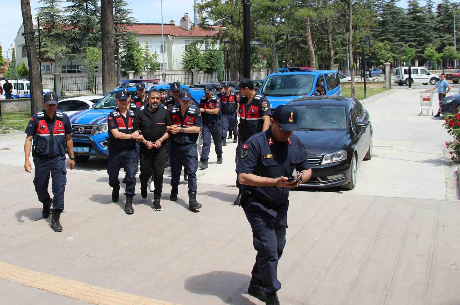 AFYONKARAHİSAR’DA GERÇEKLEŞTİRİLEN UYUŞTURUCU OPERASYONUNDA