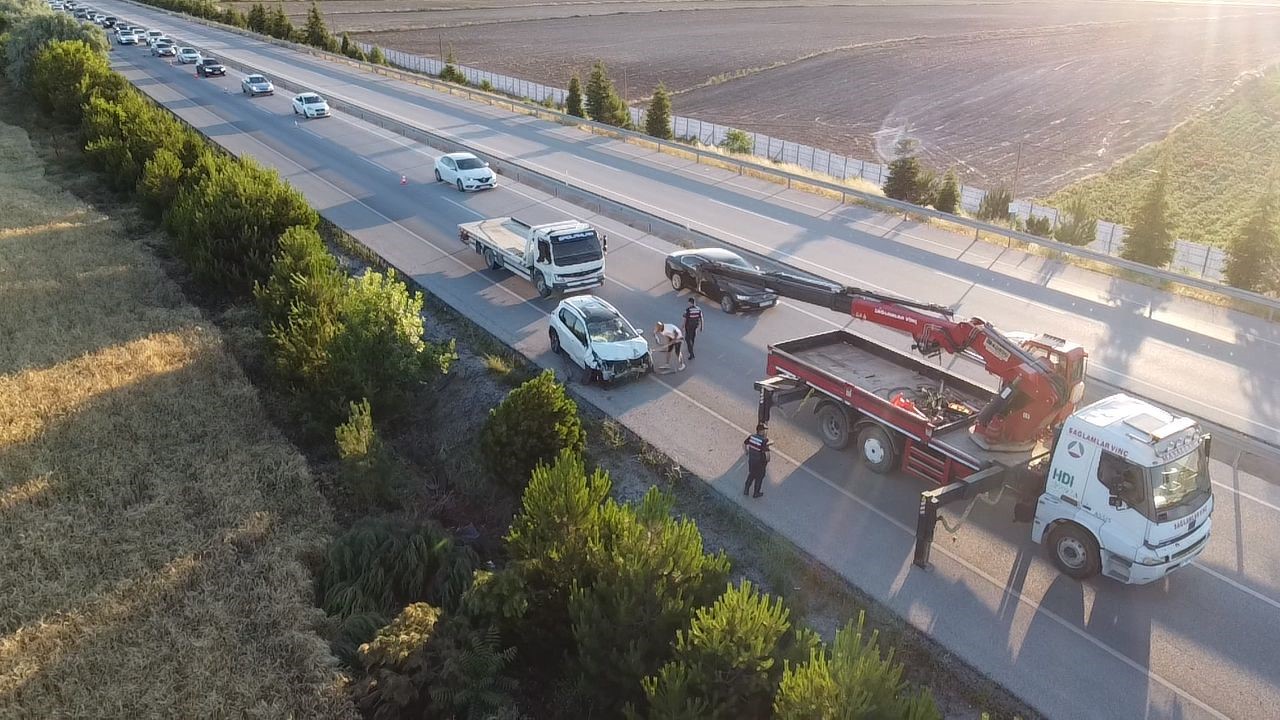 AFYONKARAHİSAR’DA KONTROLDEN ÇIKARAK YAKLAŞIK