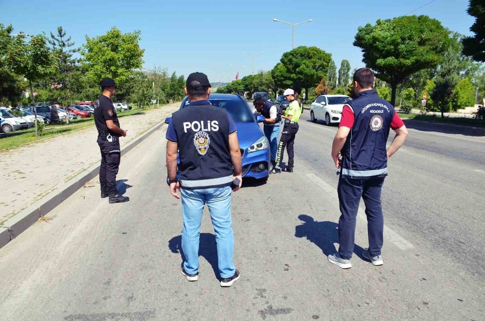 AFYONKARAHİSAR’DA DÜZENSİZ GÖÇMENLERE YÖNELİK