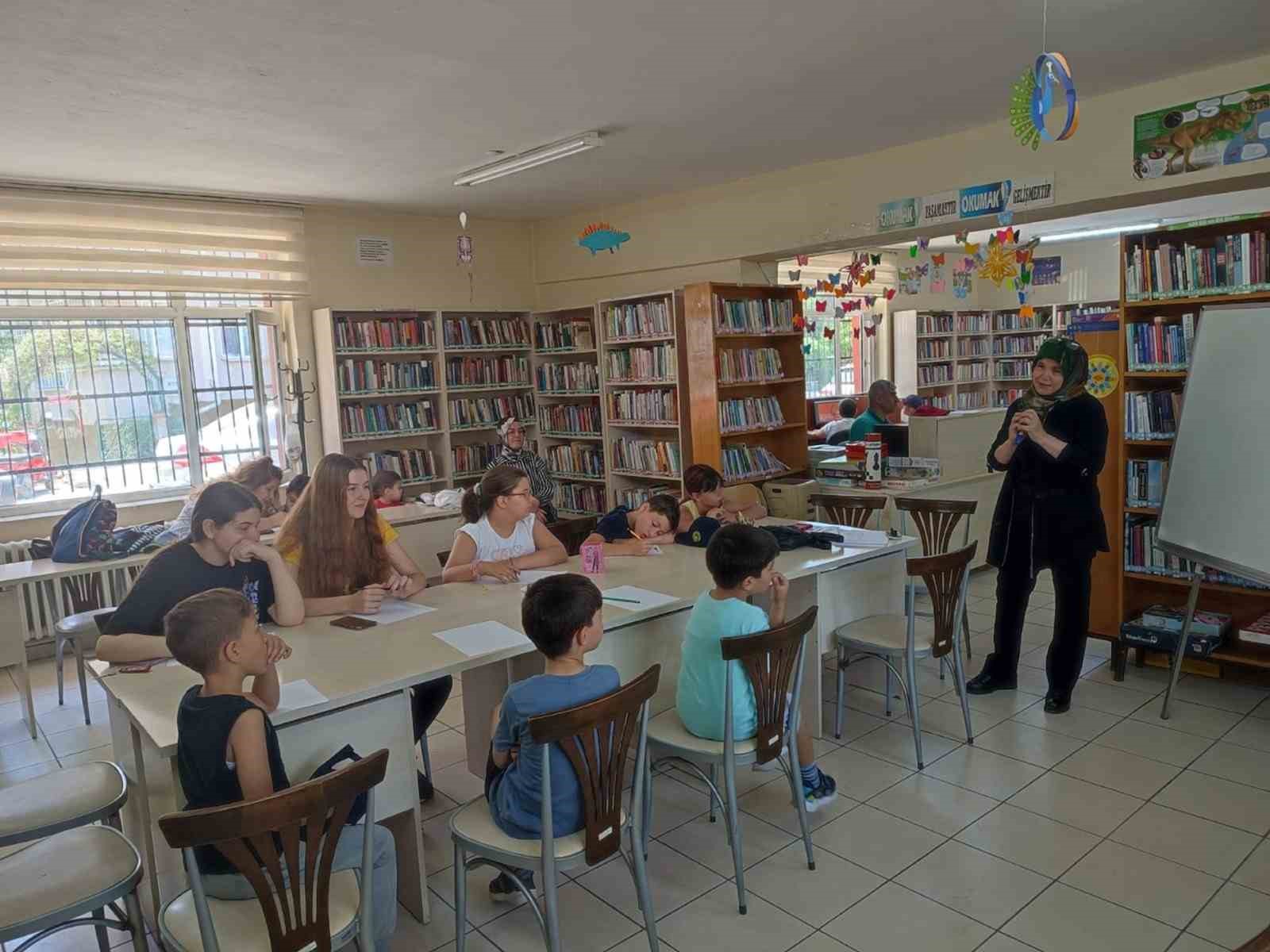 AFYONKARAHİSAR SANDIKLI HALK KÜTÜPHANESİNDE