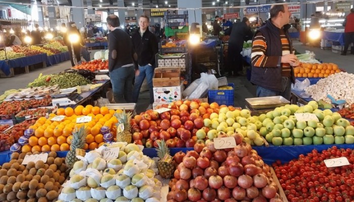 Fiyatlara uygun diyen de var pahalı diyen de “Mecbur alıyoruz”