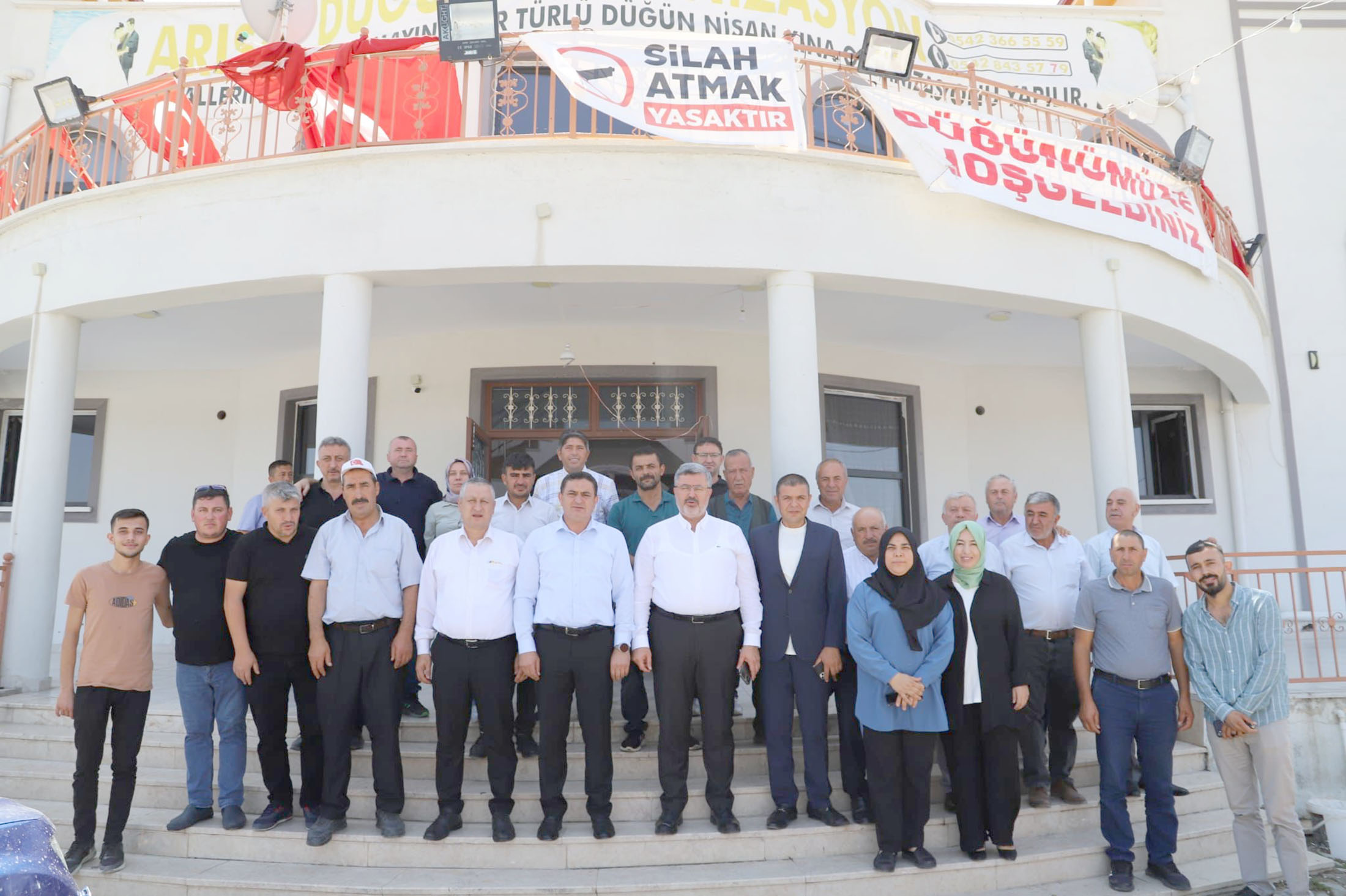 “Masa başında değil iş başındayız”