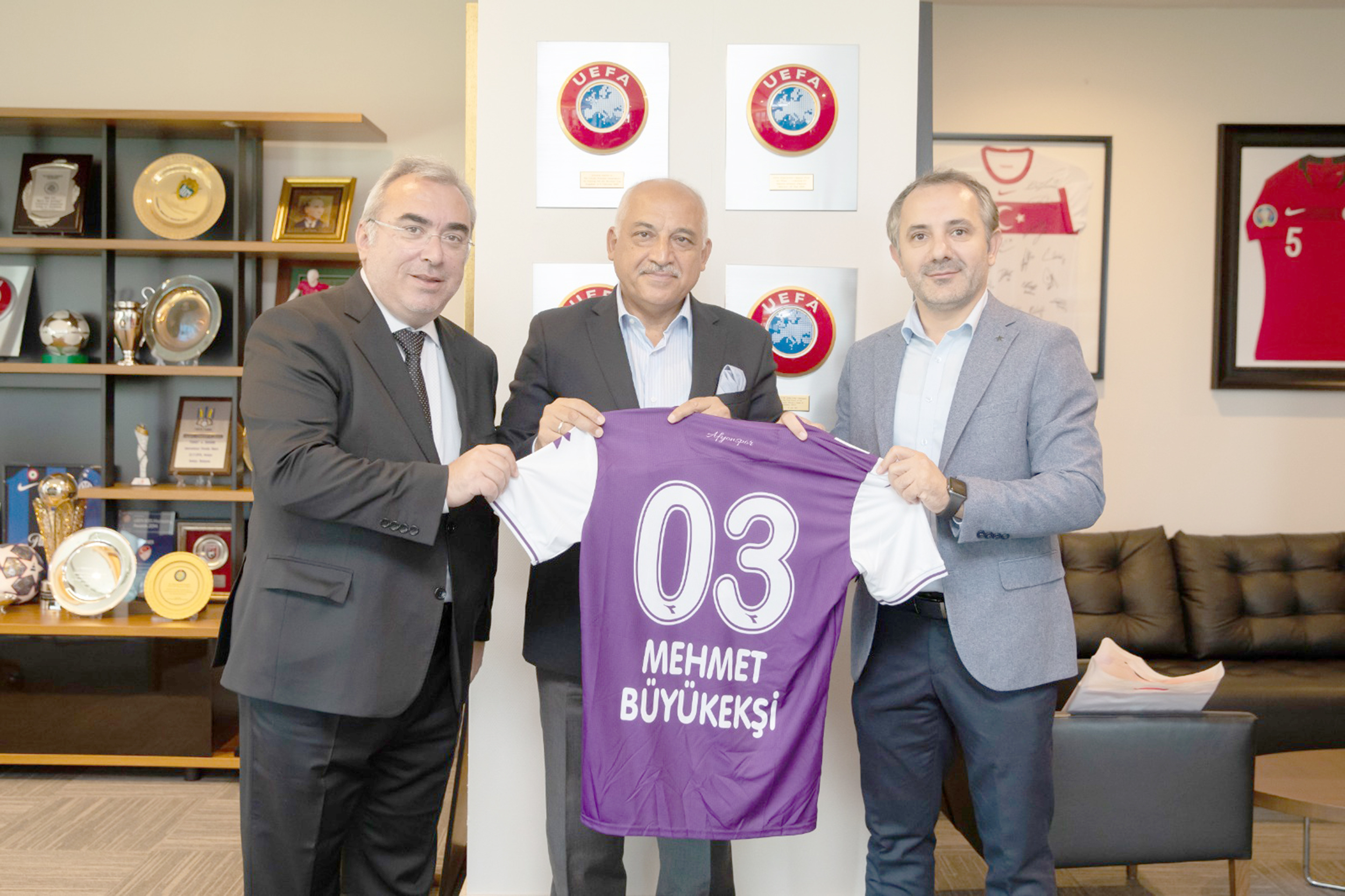 HES İlaç Afyonspor Başkanı TFF Başkanı Büyükekşi’yi ziyaret etti