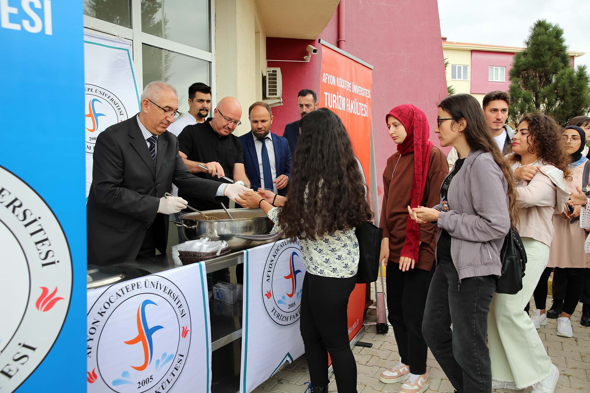 AKÜ’nün yeni öğrencilerine oryantasyon eğitimi