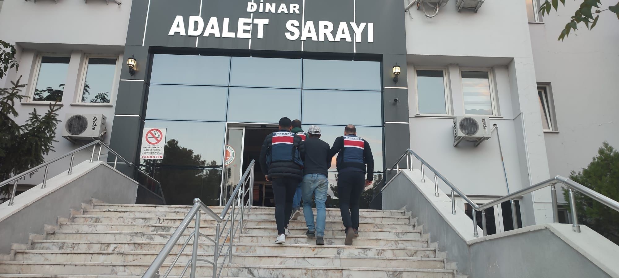 Aranan şahıs arazide yakalandı