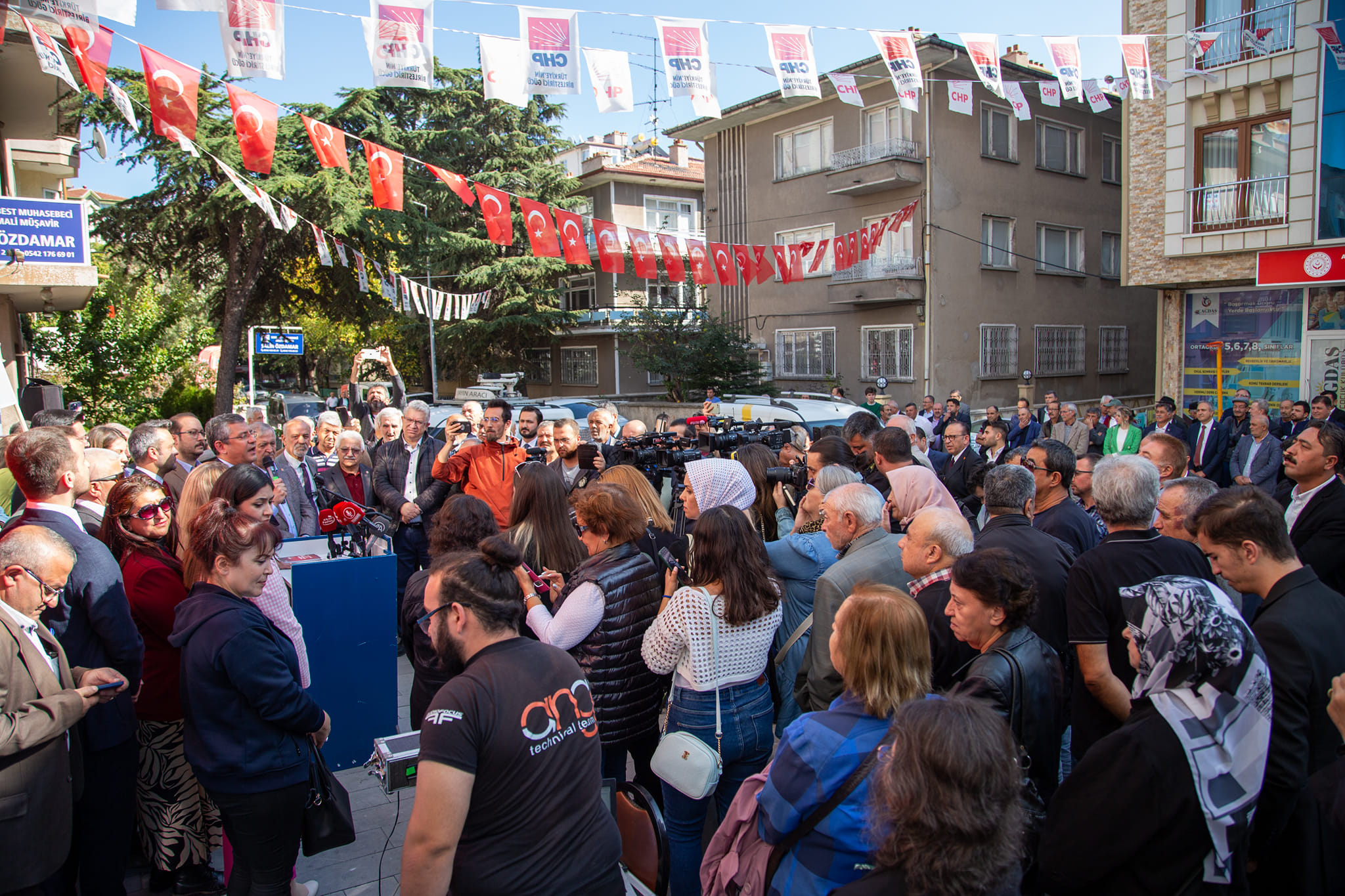 “CHP değişecek, Türkiye Cumhuriyeti değişecek”