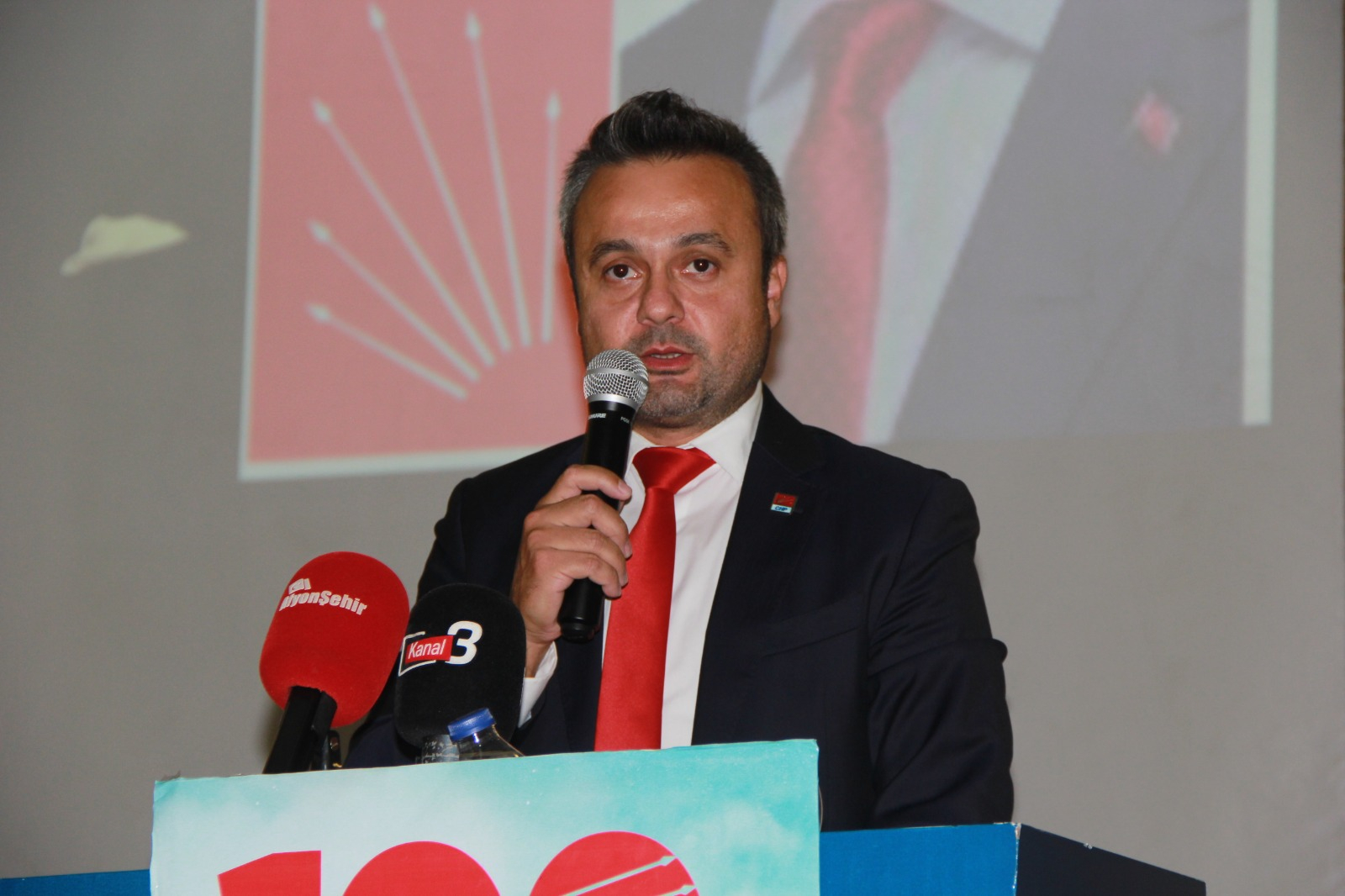 CHP’de yeni il başkanı Faruk Duha Erhan oldu