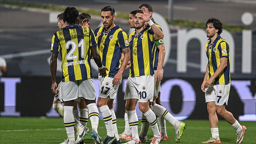 Fenerbahçe hem  tutuyor hem atıyor