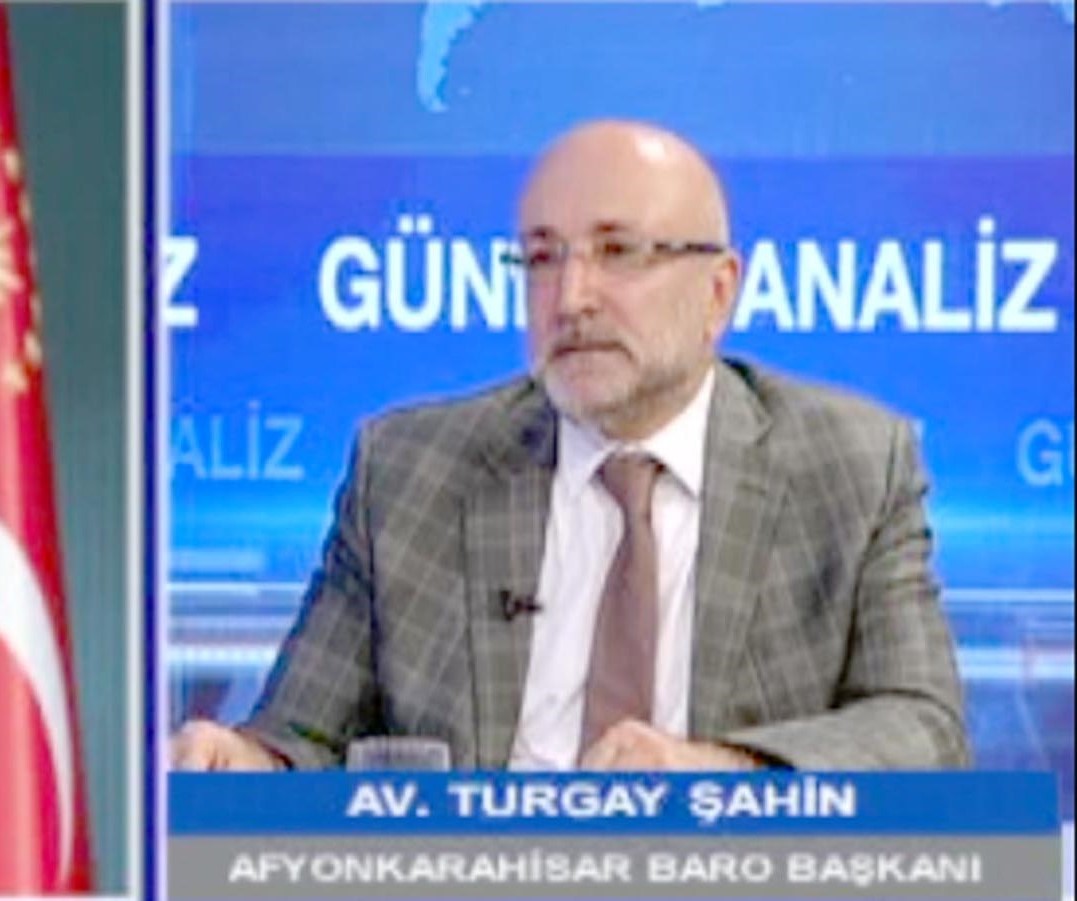 “Türk milletinin özgür iradesiyle hazırlanmalı ve değiştirilmeli”