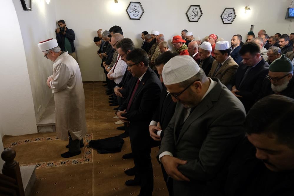 710 yıllık mescitte restorasyon sonrası ilk namaz