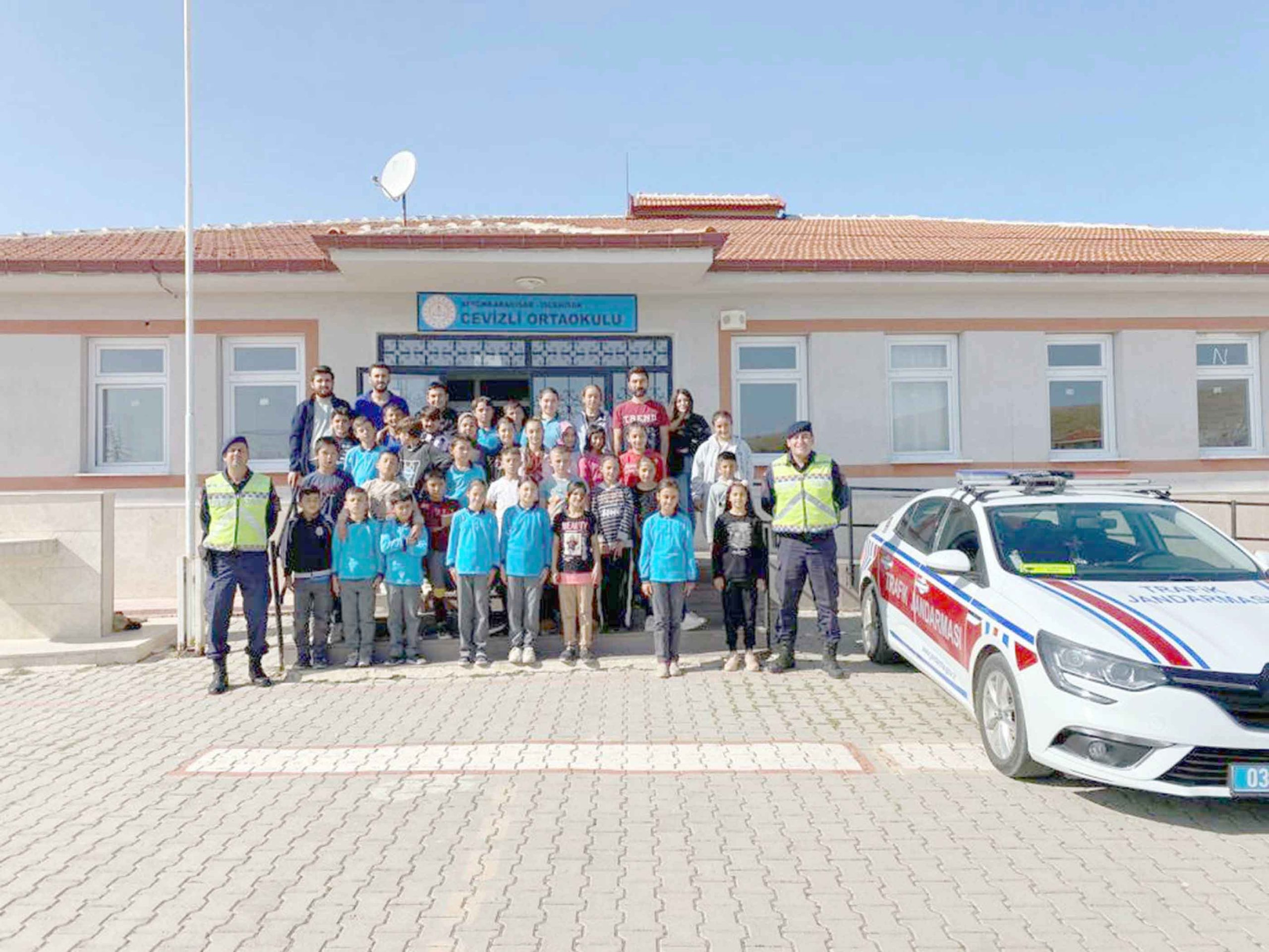 Ortaokul öğrencilerine trafik eğitimi