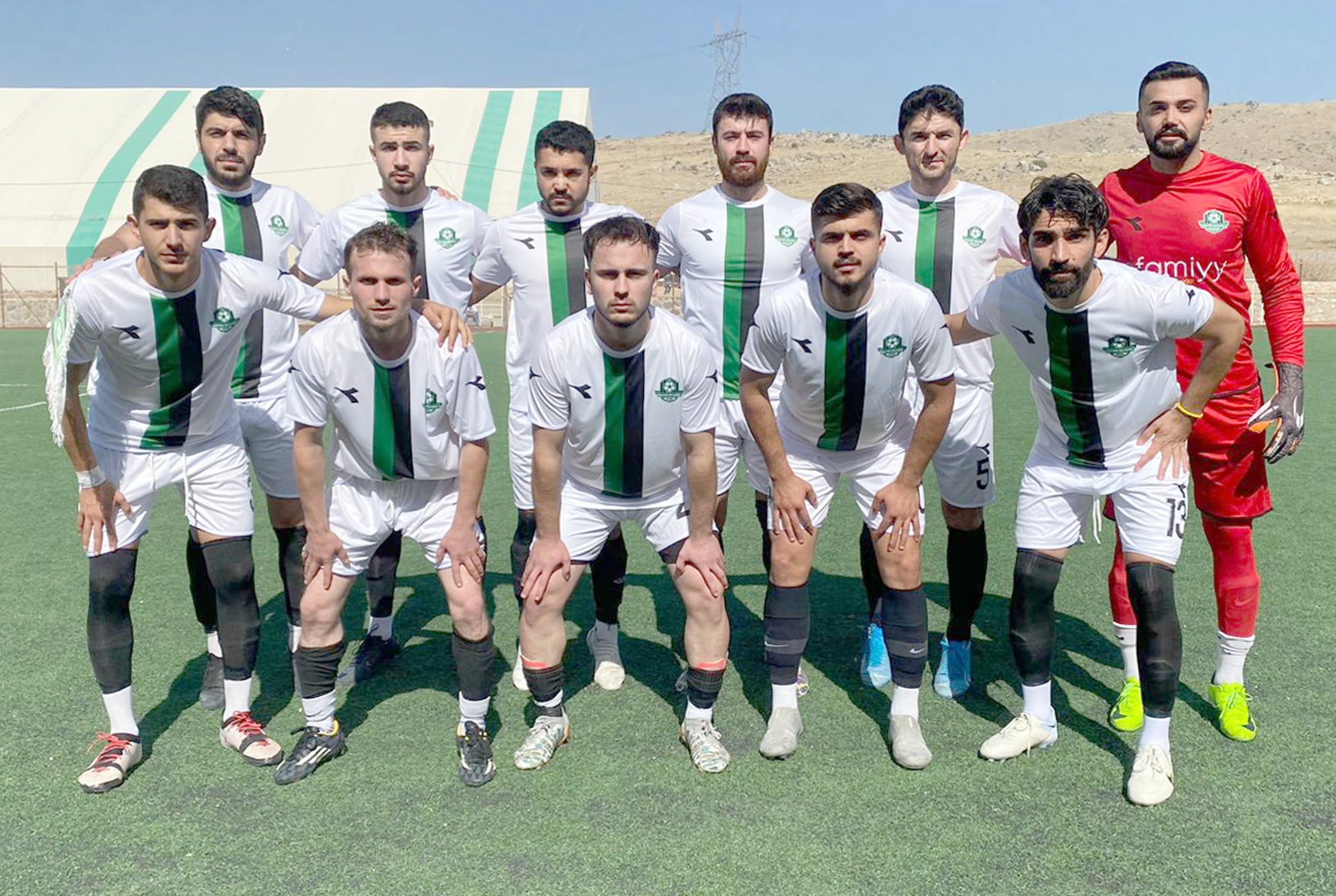 Lider Kocaöz Belediyespor İhsaniye engelini 6 golle aştı