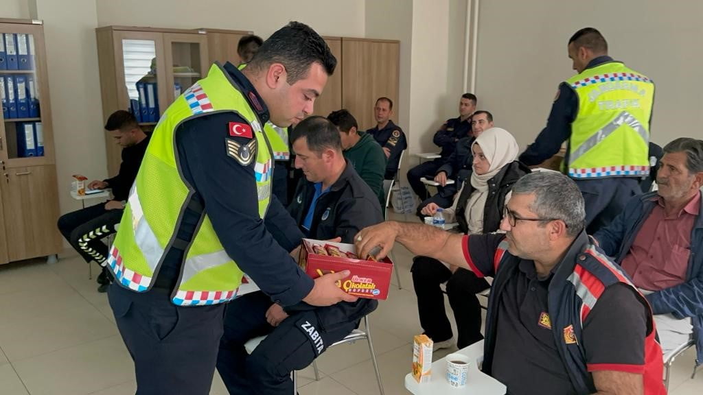 Kurum şoförlerine trafik eğitimi