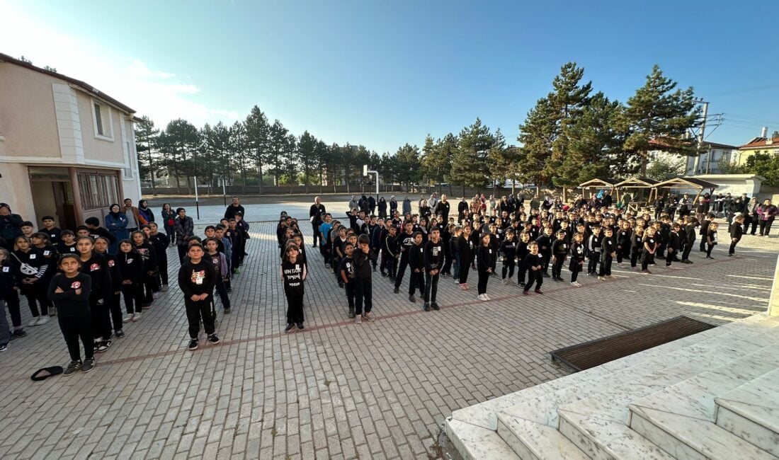 Afyonkarahisar’ın Şuhut ilçesinde Atatürk’ün