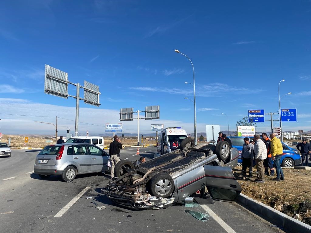 Afyonkarahisar’da kaza: 5 yaralı