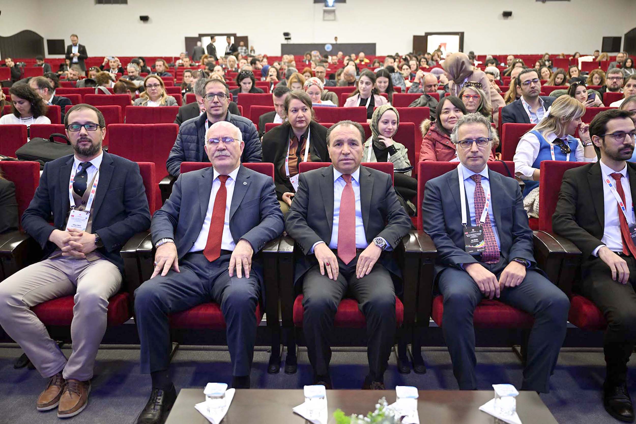 “Türkiye’de konsonsiyum çeşitliliği  ve bütçesinde AKÜ ilk sırada”