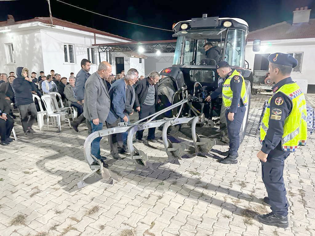 Tarım araçlarının güvenli kullanımı anlatıldı