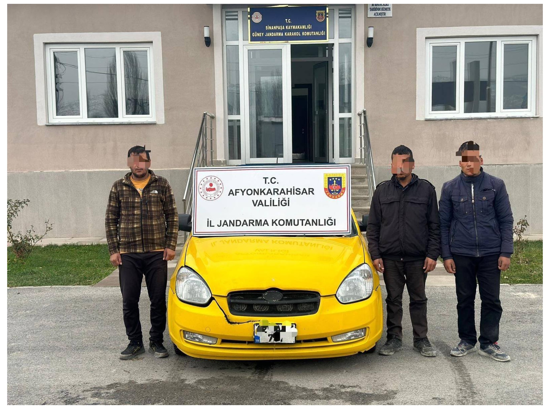 Düzensiz göçmen operasyonu, 3 gözaltı