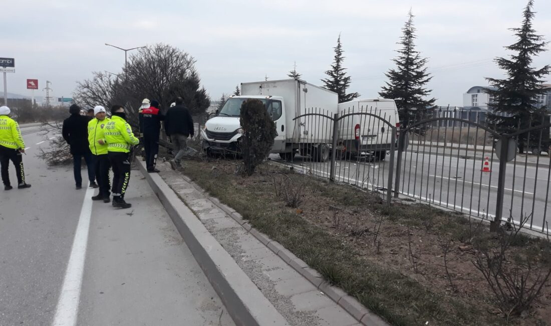 🔴SONDAKİKA Afyonkarahisar-İzmir karayolu 5.kilometresinde