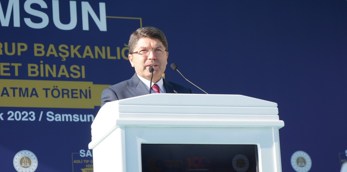 Bakan Tunç: “Türkiye’nin yeni bir anayasaya ihtiyacı olduğu açık”