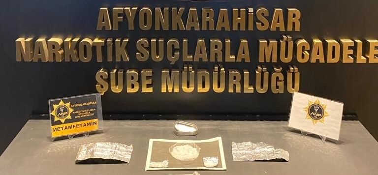 Uyuşturucu operasyonunda yakalanan 6 kişiden ikisi tutuklandı