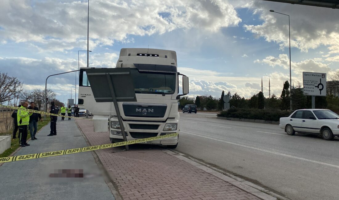 Konya’da kaldırıma park edilirken