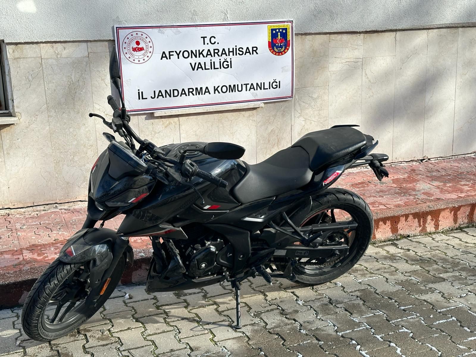 Moto hırsızının ağzı yandı!