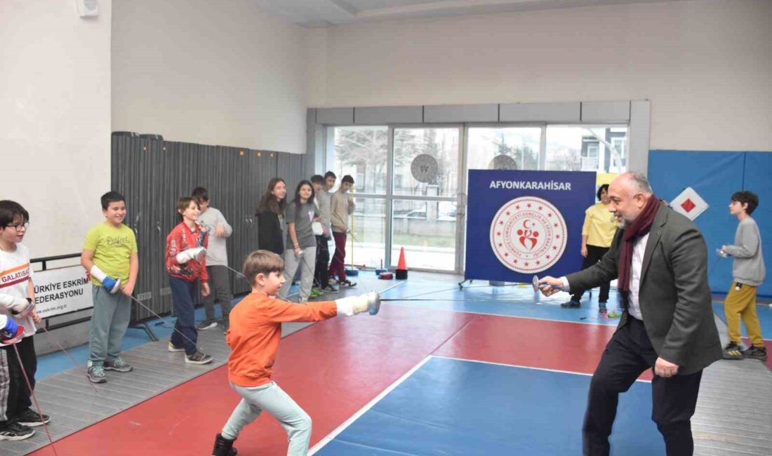 TAEKWONDO VE ESKRİM SPORCULARI