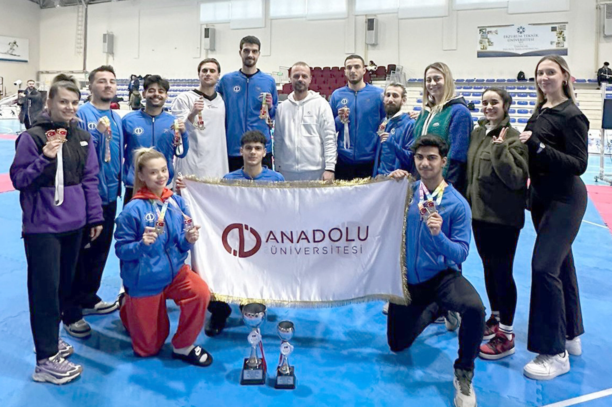 Anadolu Üniversitesi, taekwondoda  14 madalya ve 3 kupa ile şampiyon