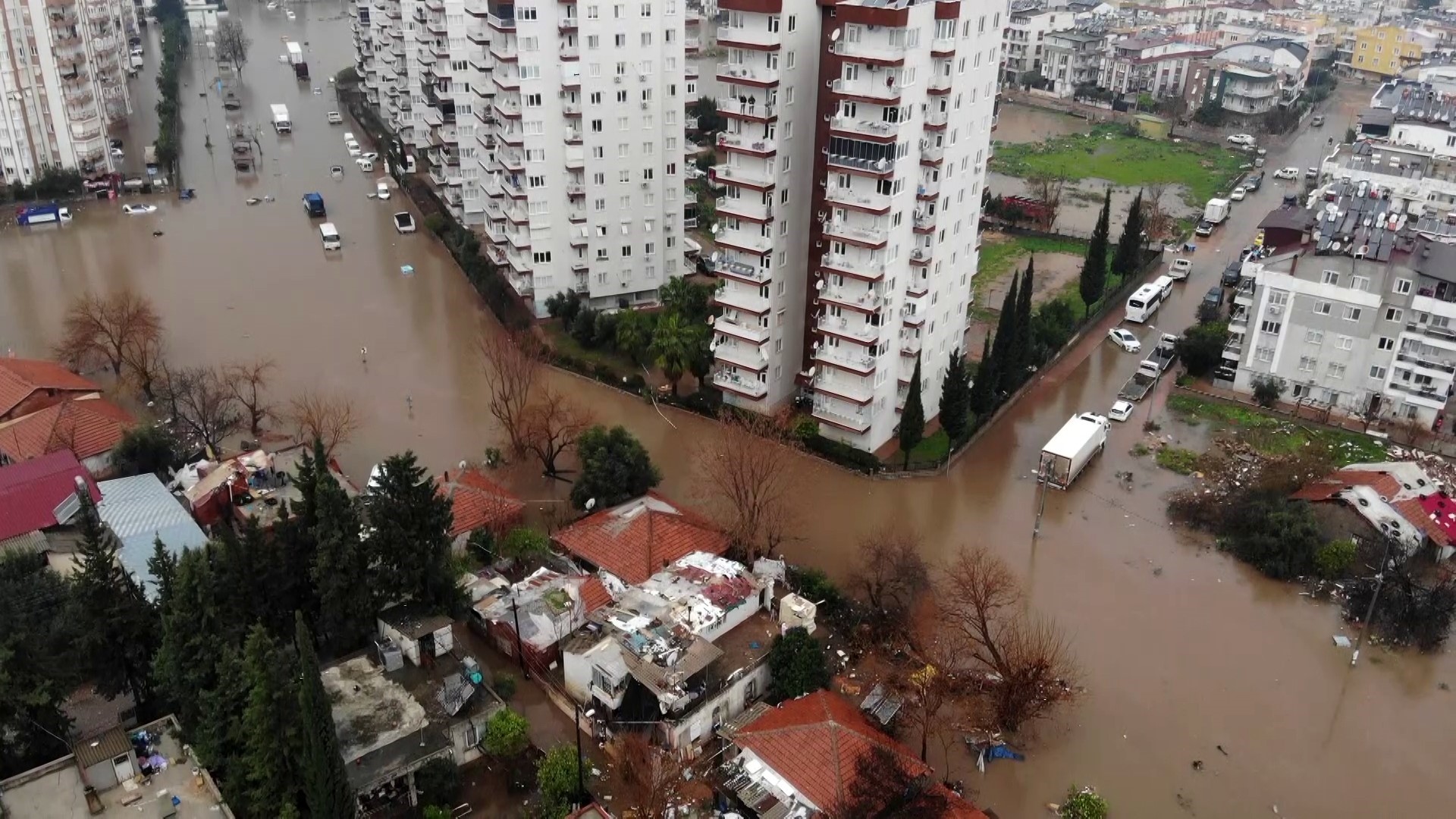 Antalya sel altında!