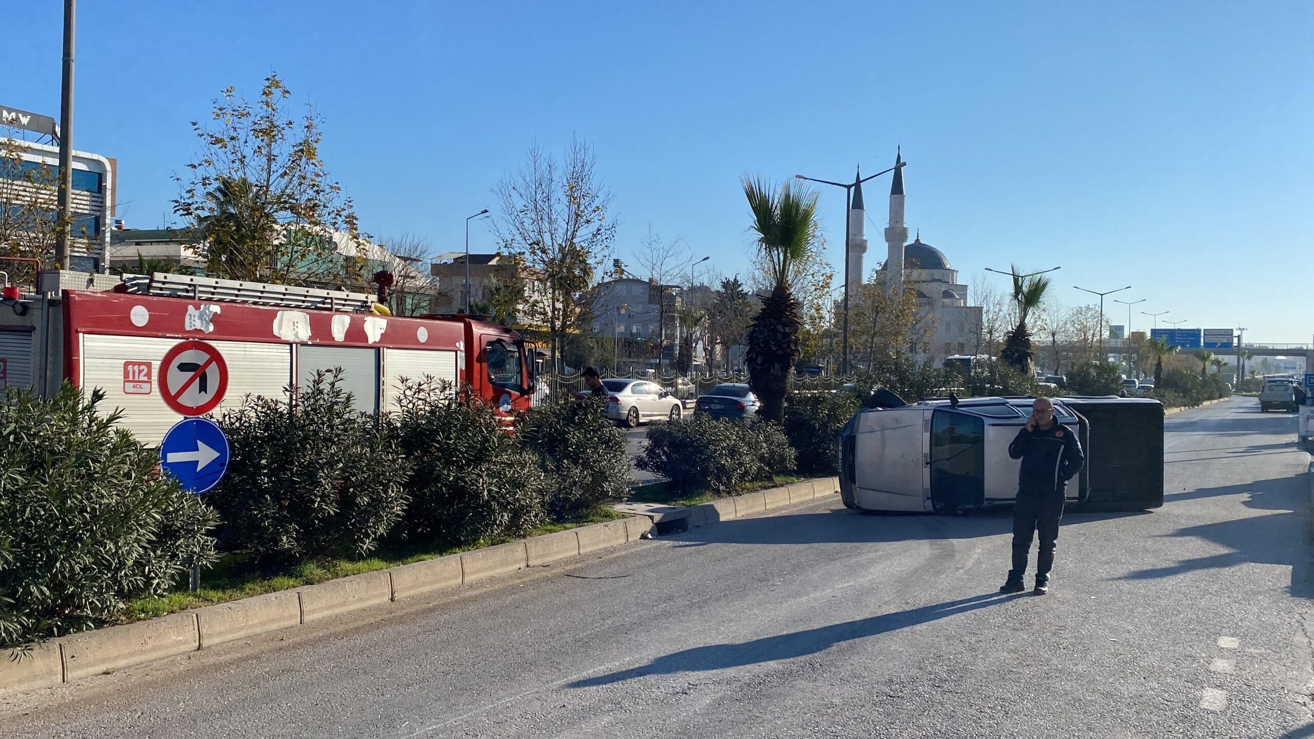 Önce çarptı, sonra yan yatarak sürüklendi