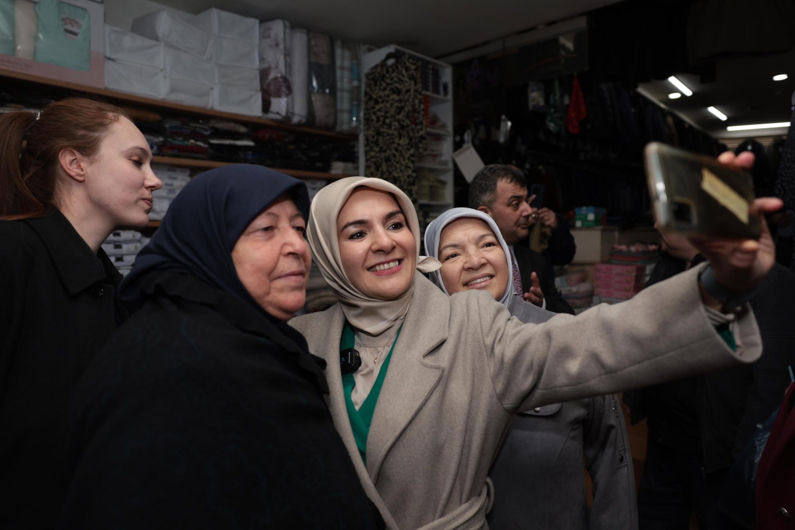 Aile ve Sosyal Hizmetler Bakanı Göktaş’a “anne” desteği