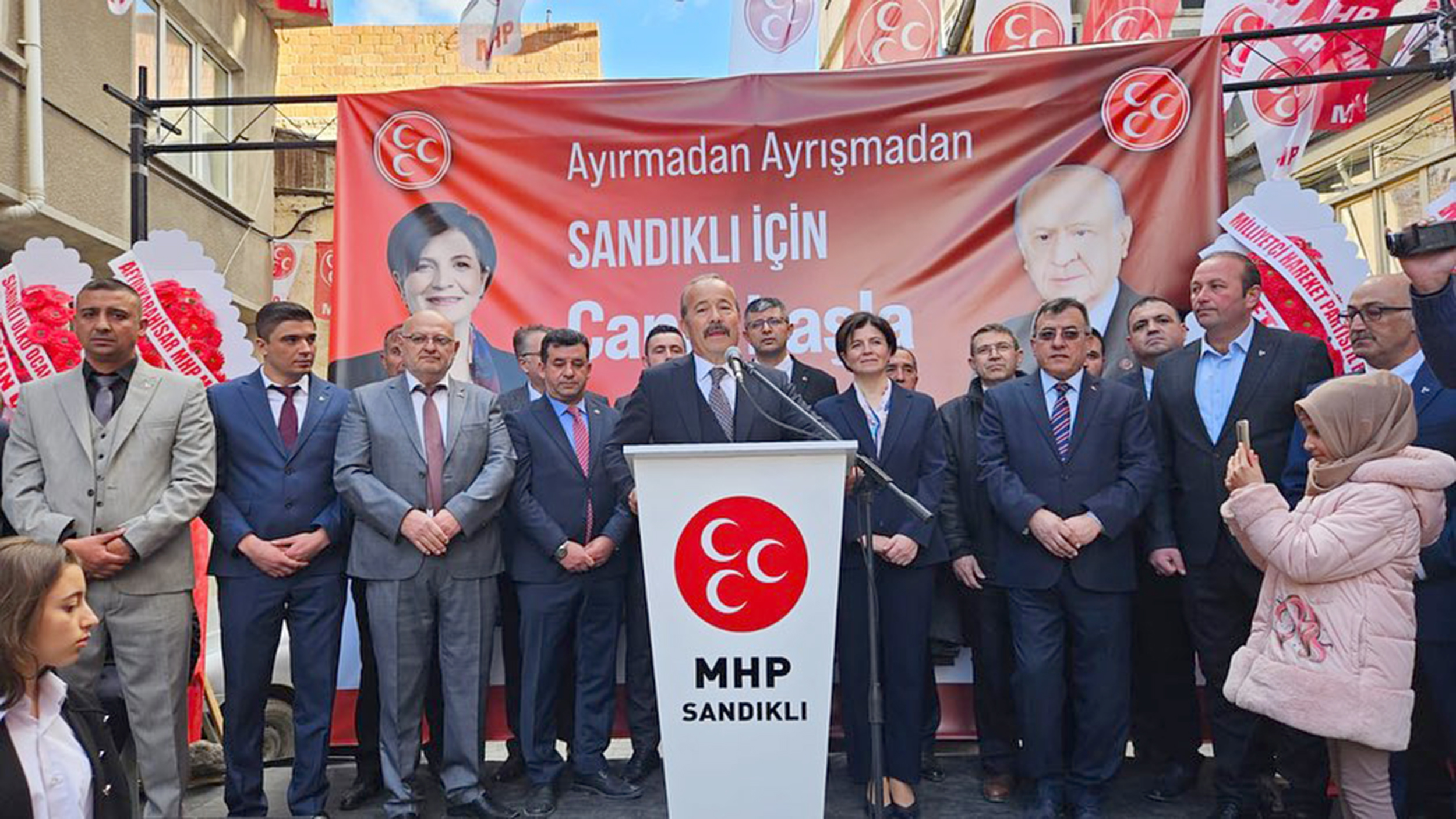 “Sandıklı’ya kadın eli değecek”